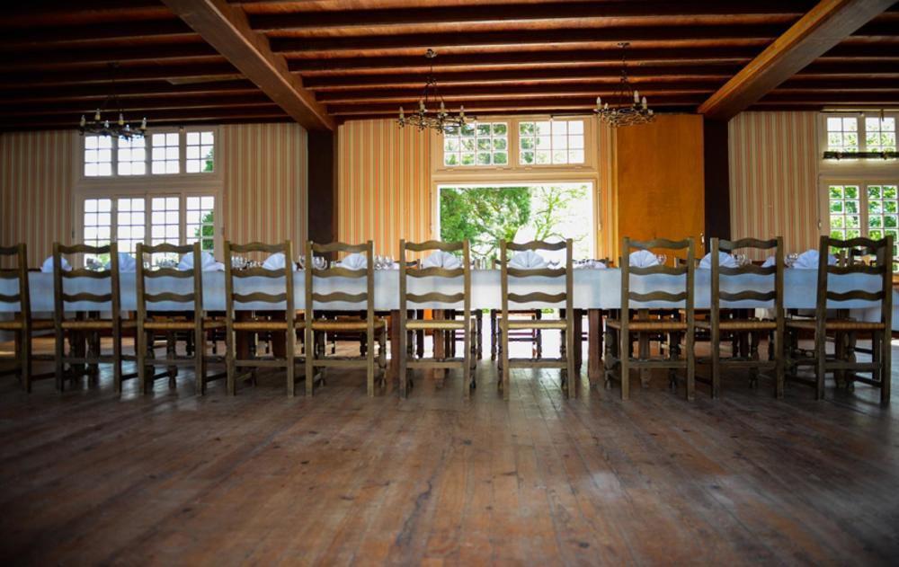 Logis Hotel Restaurant De La Poste Le Mele-sur-Sarthe Екстер'єр фото