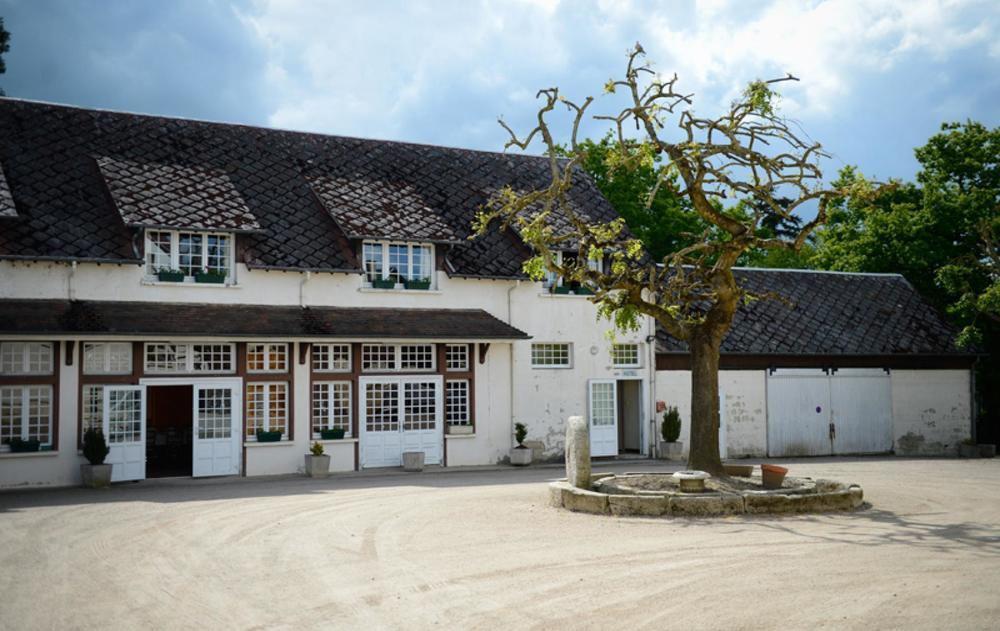 Logis Hotel Restaurant De La Poste Le Mele-sur-Sarthe Екстер'єр фото
