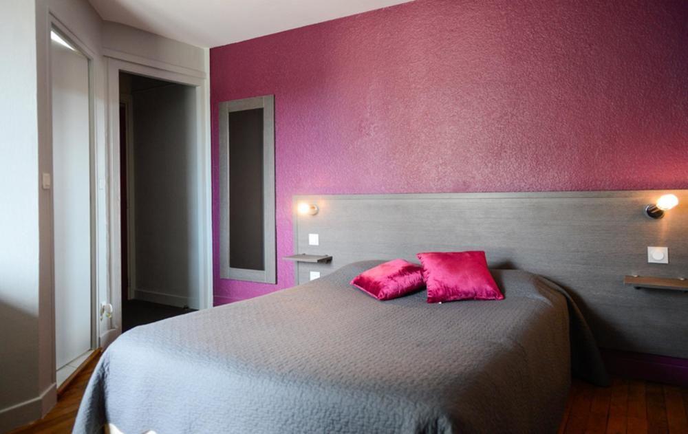 Logis Hotel Restaurant De La Poste Le Mele-sur-Sarthe Екстер'єр фото