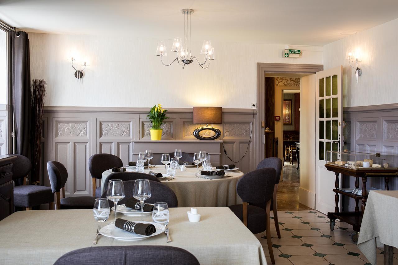Logis Hotel Restaurant De La Poste Le Mele-sur-Sarthe Екстер'єр фото