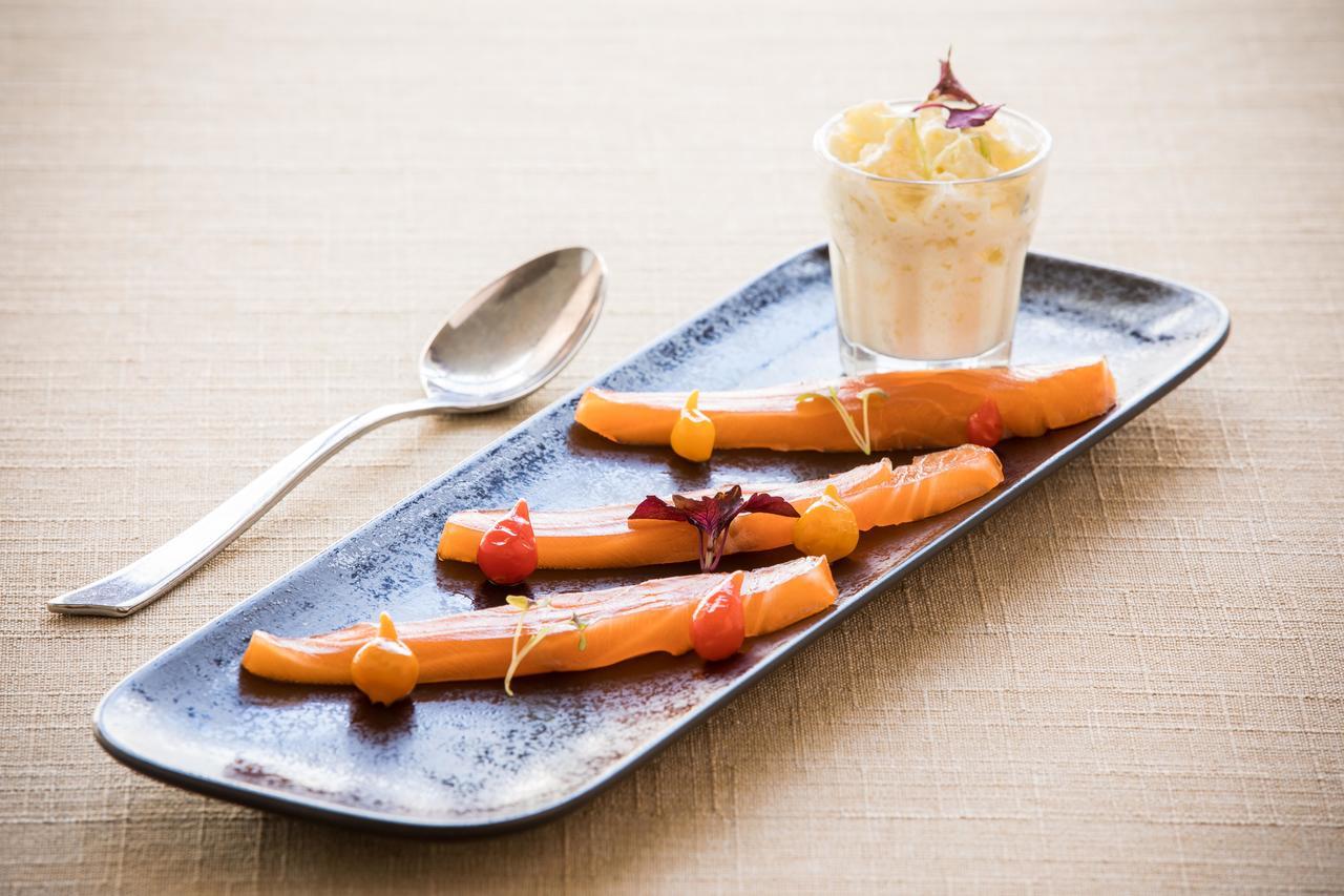 Logis Hotel Restaurant De La Poste Le Mele-sur-Sarthe Екстер'єр фото