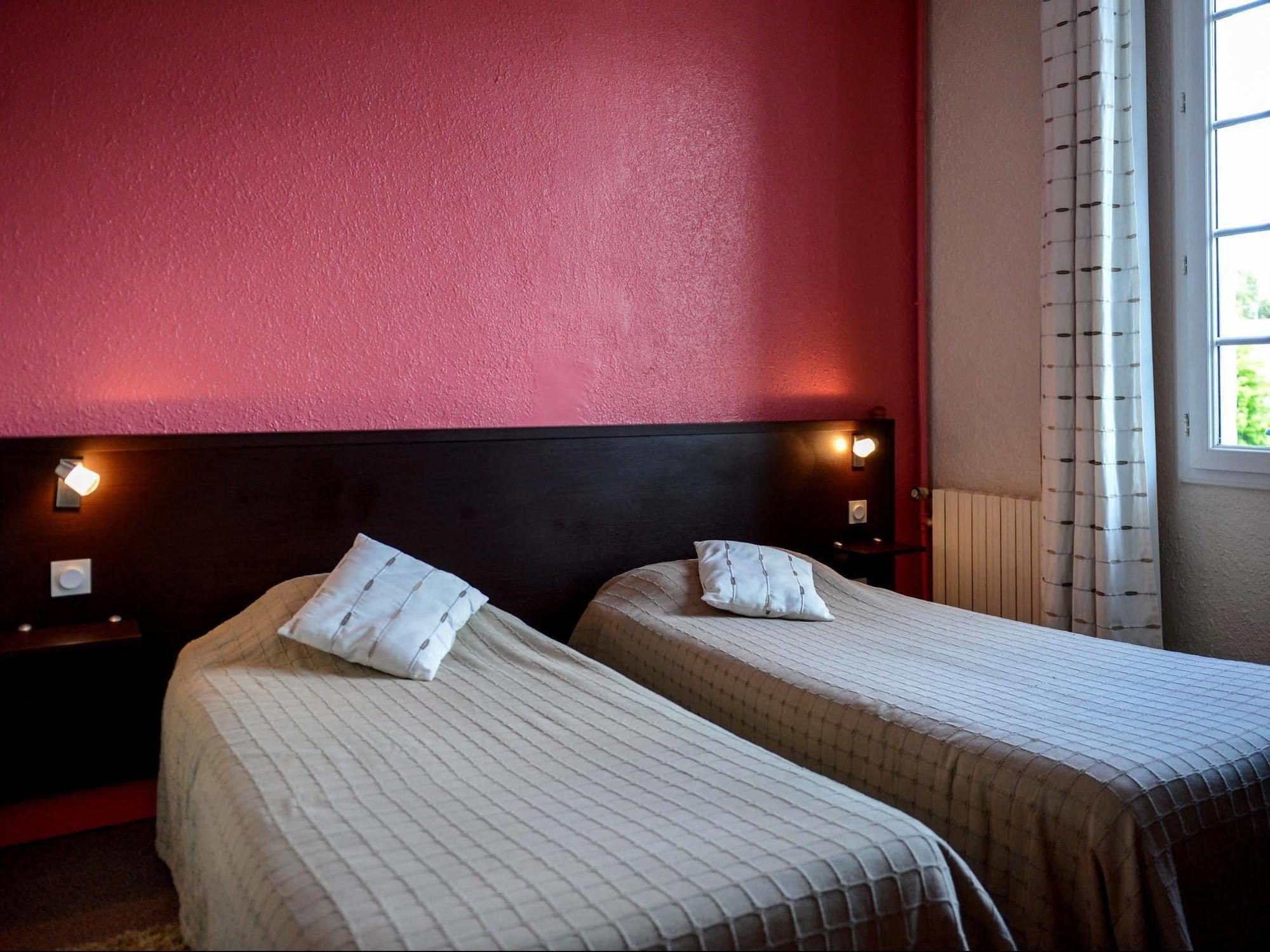 Logis Hotel Restaurant De La Poste Le Mele-sur-Sarthe Екстер'єр фото