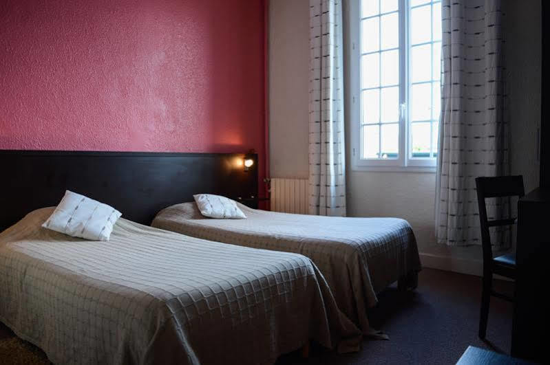 Logis Hotel Restaurant De La Poste Le Mele-sur-Sarthe Екстер'єр фото